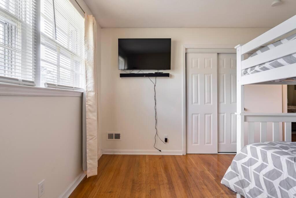 Updated Home Near Fort Jackson Columbia Exterior photo